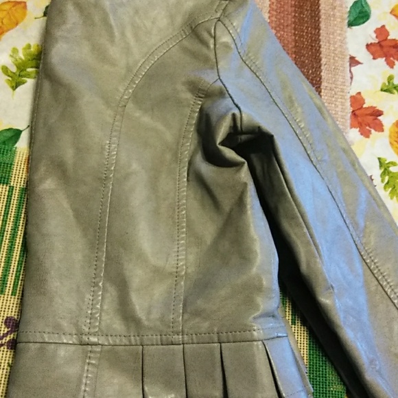 Gray jacket - Picture 5 of 8